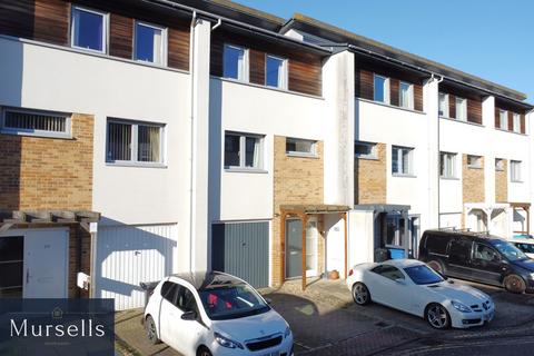 3 bedroom townhouse for sale - Broomhill Way, Poole BH15