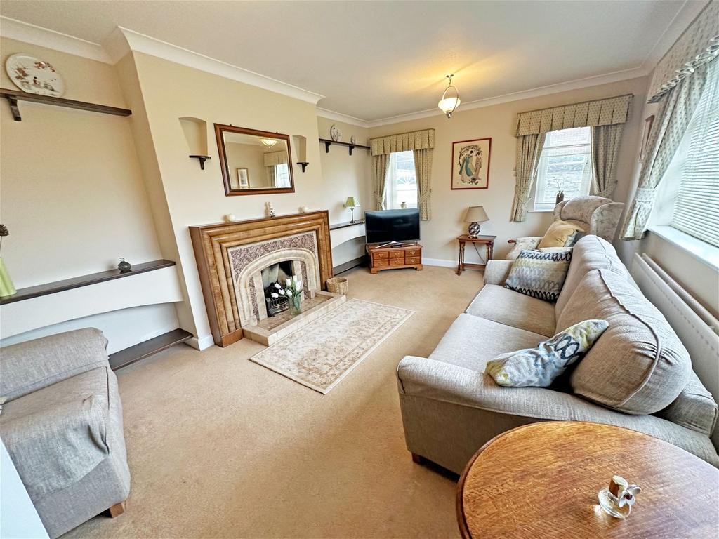 Alcester Road, Hollywood, B47 6JL 4 bed detached house for sale £595,000