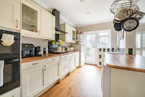 116 The Avenue, West Wickham, BR4 0DZ