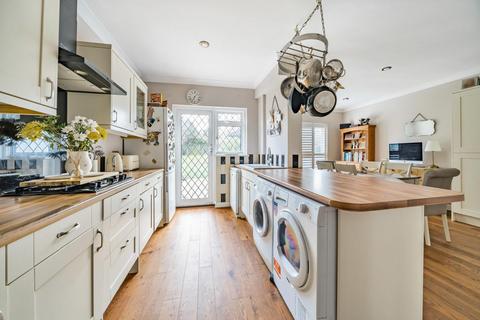 116 The Avenue, West Wickham, BR4 0DZ
