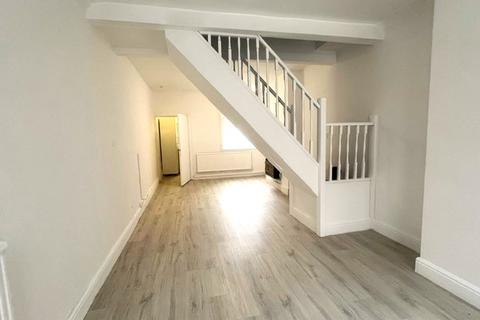 3 bedroom terraced house to rent, Devana Road, Leicester LE2