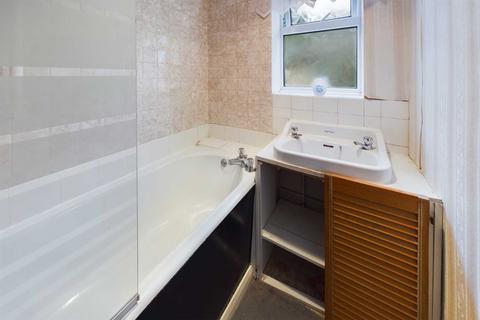 2 Catkin Close, Hemel Hempstead, HP1 3EB
