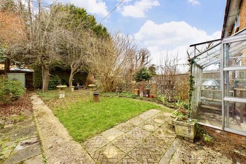 2 Catkin Close, Hemel Hempstead, HP1 3EB