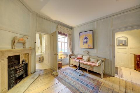 undefined, Holland Street, London, W8