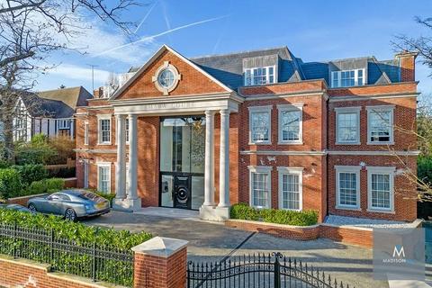 3 bedroom penthouse for sale, Chigwell, Essex IG7