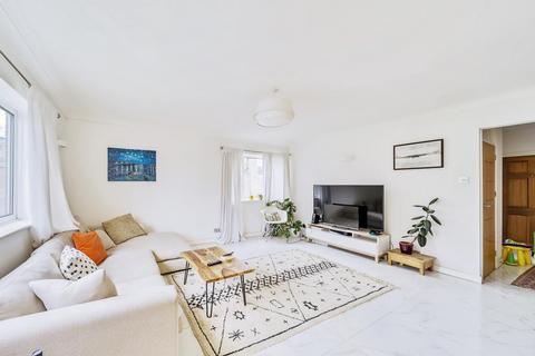 3 bedroom flat for sale, The Rise,  Mill Hill,  NW7