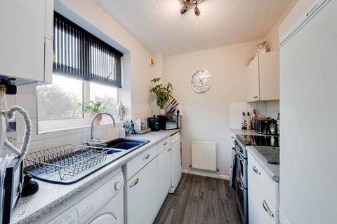 2 bedroom flat for sale, Osprey Road, Waltham Abbey, Essex