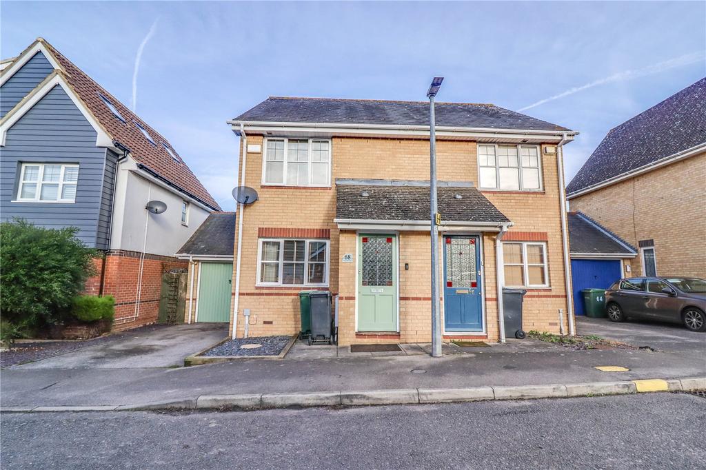 Tortoiseshell Way, Braintree, CM7 2 bed semidetached house for sale