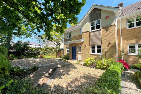 4 bedroom semi-detached house for sale, Station Road, New Milton, Hampshire. BH25 6JP