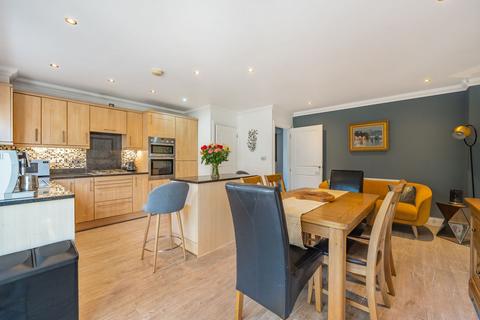 51 Coulsdon Road, Coulsdon, CR5 2LD