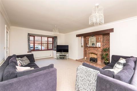 19 Hellier Drive, Wombourne, Wolverhampton, WV5 8AH