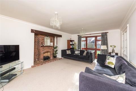 19 Hellier Drive, Wombourne, Wolverhampton, WV5 8AH