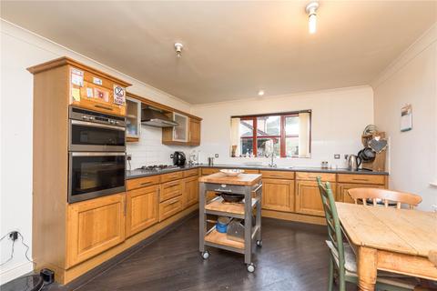19 Hellier Drive, Wombourne, Wolverhampton, WV5 8AH