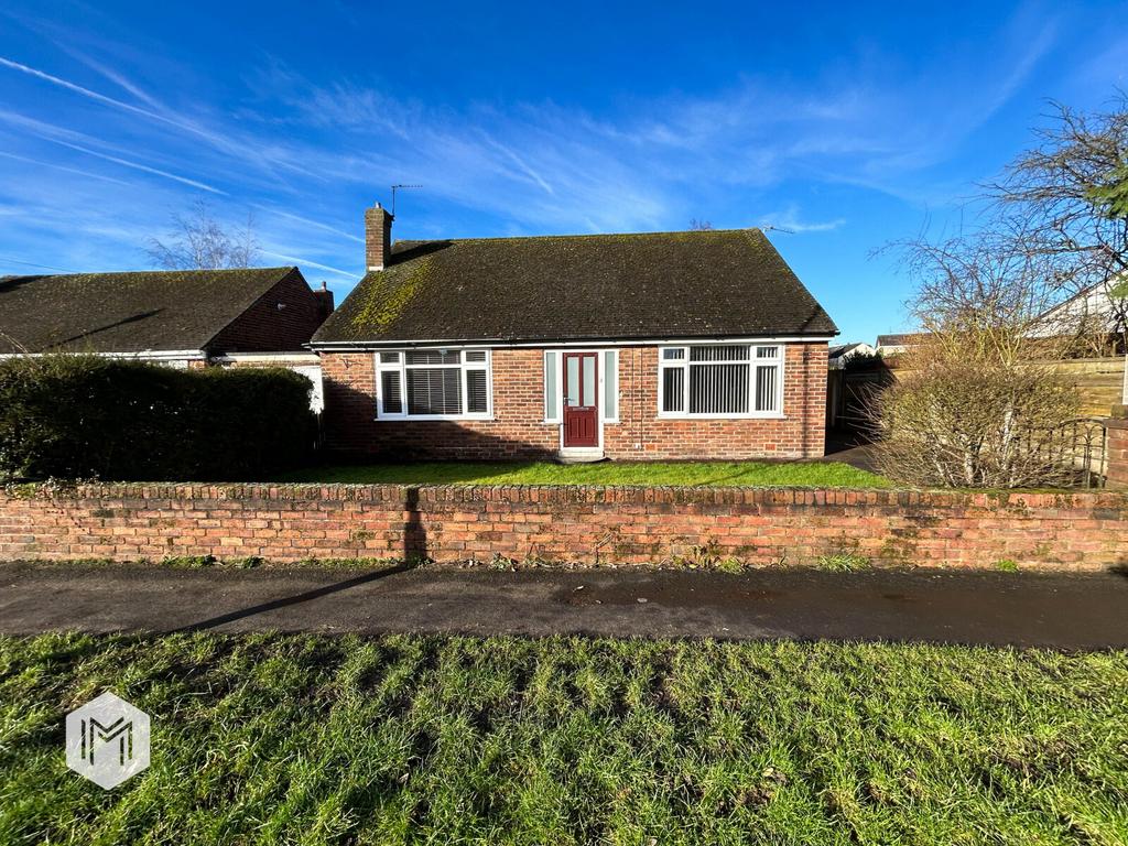 New Hall Lane, Culcheth, Warrington, Cheshire, WA3 5EW 2 bed bungalow for sale £325,000