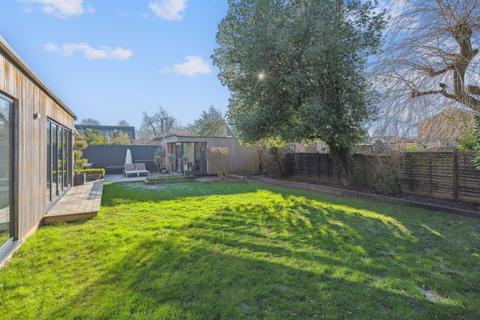4 Berkley Road, Beaconsfield, HP9 2AY