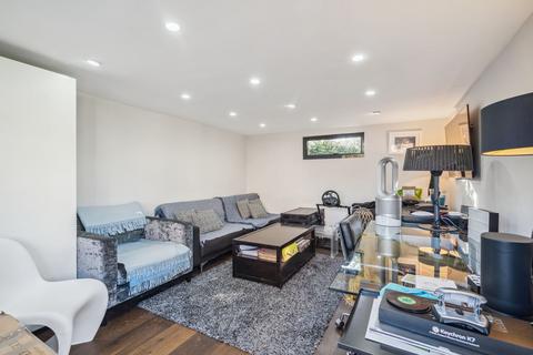 4 Berkley Road, Beaconsfield, HP9 2AY