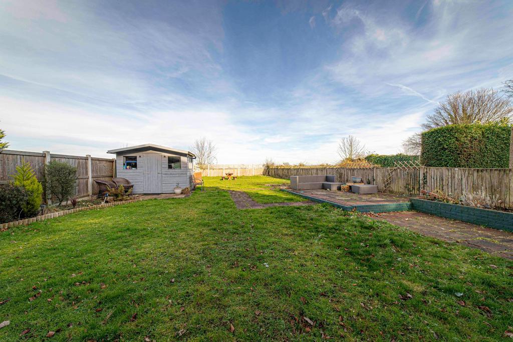 Sweetbriar Lane, Elvington, CT15 2 bed semidetached house for sale £