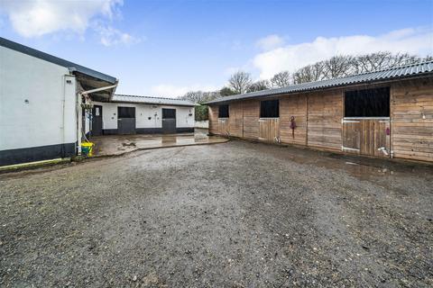 3 bedroom equestrian property for sale, Gate Road, Penygroes, Llanelli, SA14 7RN