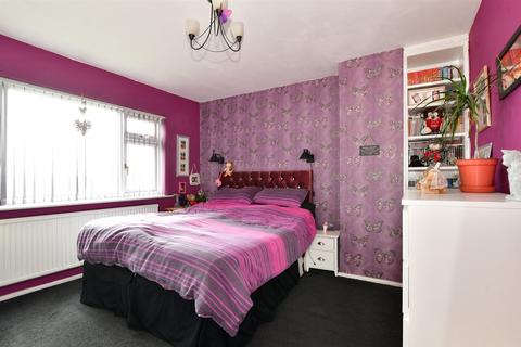 5 Adelaide Gardens, Minster On Sea, Sheerness, ME12 3HN