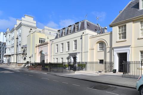12 Lyall Street, London, SW1X 8DH