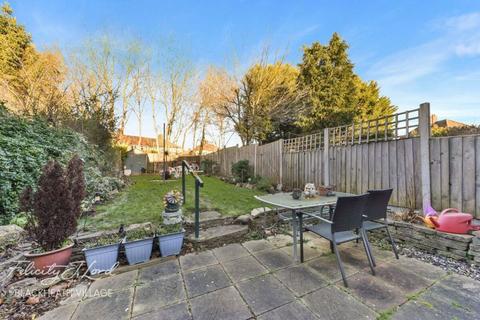 3 bedroom terraced house for sale, Birdbrook Road, London, SE3