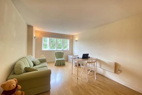 2 bedroom flat for sale, WOKING