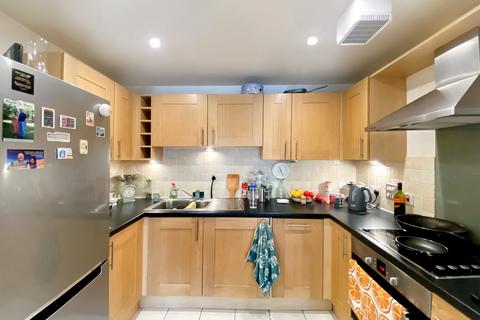 2 bedroom flat for sale, WOKING