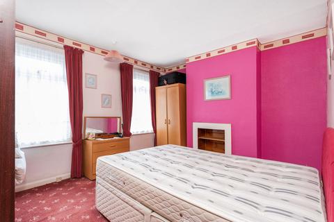 2 bedroom terraced house for sale - Oakdale Road, London E11