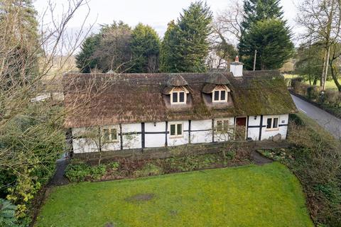 2 bedroom cottage for sale, Warrington Road, Lymm WA13