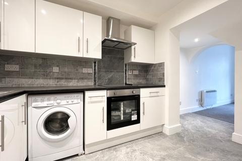 2 bedroom flat for sale, Fairbrook Road, Palmers Green, N13