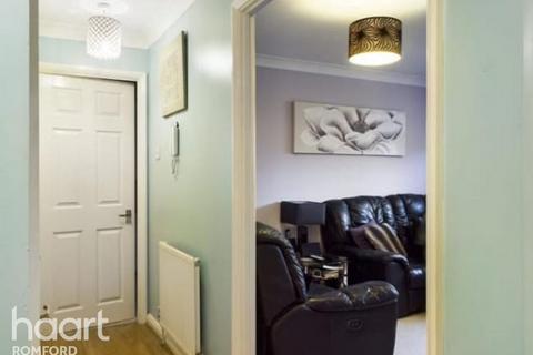 2 bedroom apartment for sale, South Street, Romford