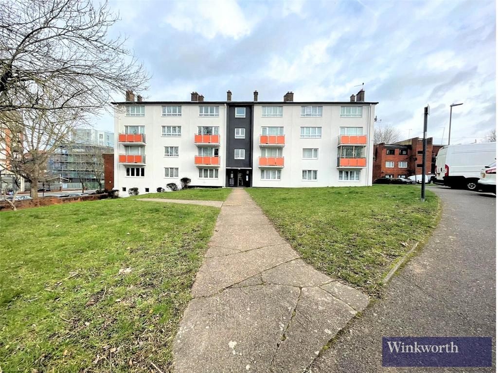 Cowen Avenue, Harrow, Middlesex, HA2 1 bed apartment to rent £1,400