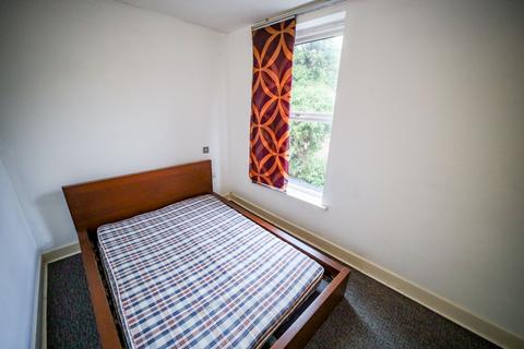 Flat 3, 14 Ivanhoe Road, Aigburth, Liverpool, L17 8XQ