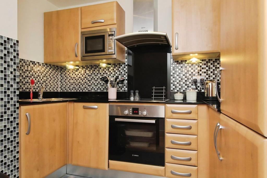 Apartment in Leeds - More