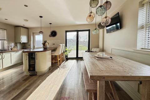 5 bedroom detached house for sale, Kirton Lane , Thorne DN8