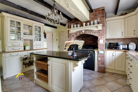 4 bedroom equestrian property for sale - Scunthorpe Road , Doncaster DN8