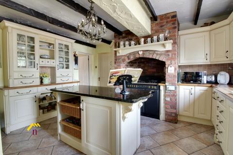 4 bedroom equestrian property for sale, Scunthorpe Road , Doncaster DN8