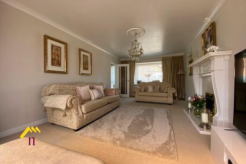 4 bedroom detached bungalow for sale, South End, Doncaster DN8