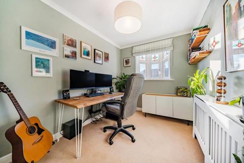 Flat 2, 30 Grand Drive, London, SW20 0JT