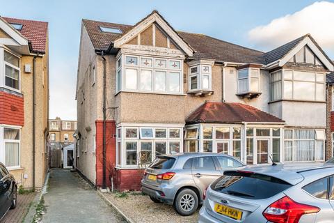 Flat 2, 30 Grand Drive, London, SW20 0JT
