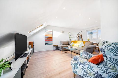 Flat 2, 30 Grand Drive, London, SW20 0JT