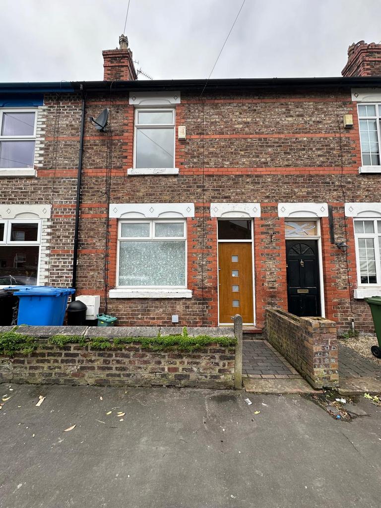 Brunswick Road, Altrincham WA14 1LP 2 bed terraced house £1,200 pcm
