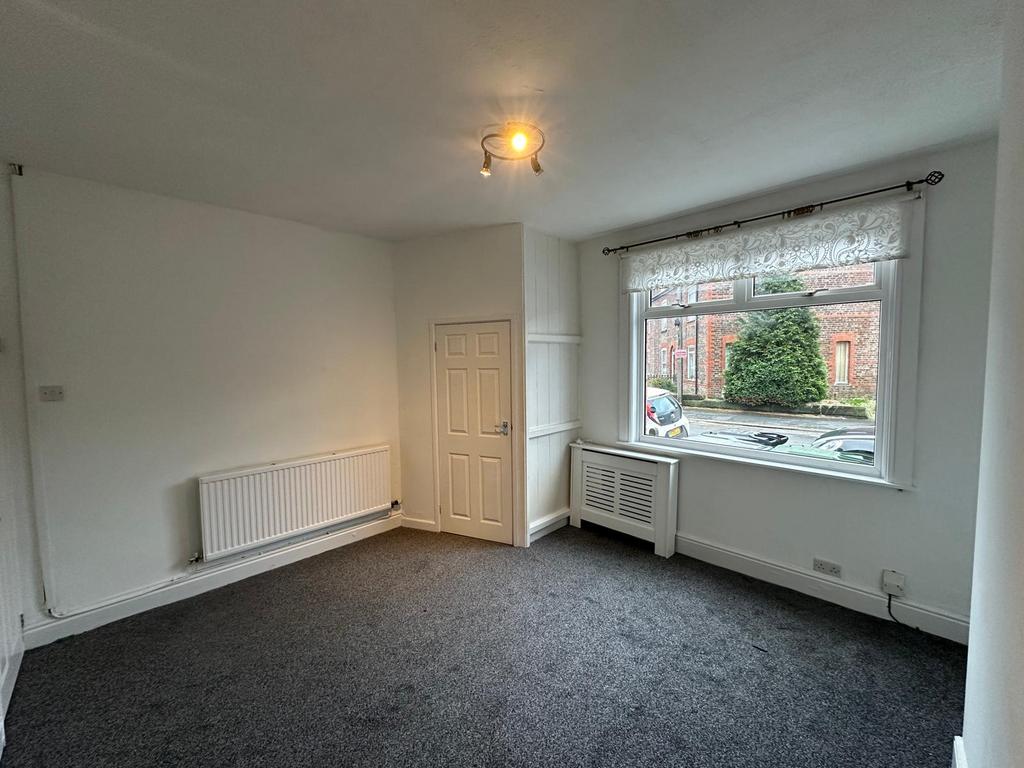 Brunswick Road, Altrincham WA14 1LP 2 bed terraced house £1,200 pcm