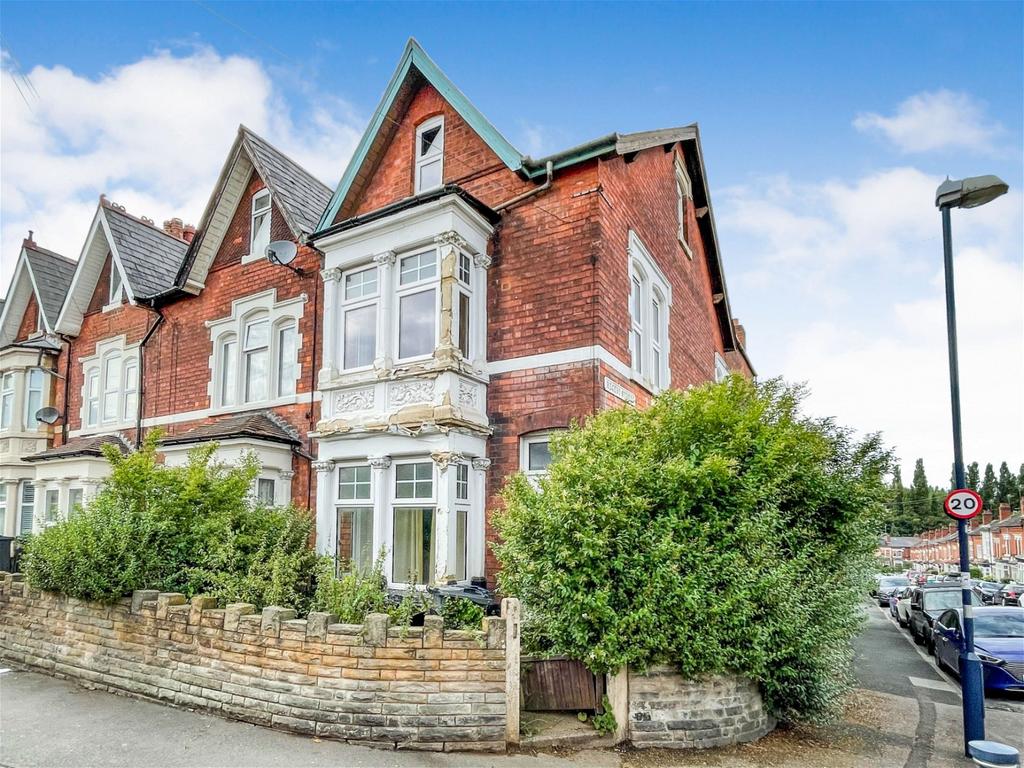 Bournville Lane, Bournville, Birmingham, B30 2LL 4 bed end of terrace