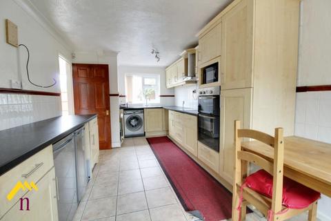 3 bedroom terraced house for sale, Sandringham Court, Doncaster DN11