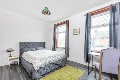 4 bedroom terraced house for sale, Trehurst Street, London, E5