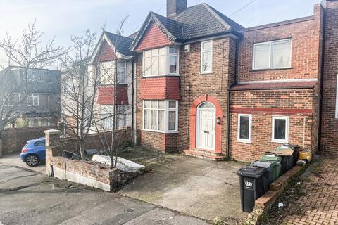 3 Sedgeway, London, SE6 1JR