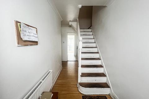 3 Sedgeway, London, SE6 1JR