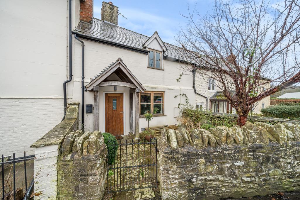 Kington, Herefordshire, HR5 2 bed cottage for sale £200,000