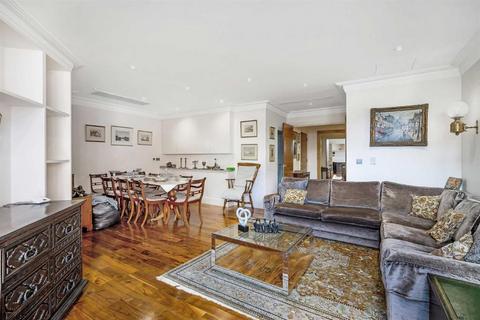 3 bedroom flat for sale, West Heath Place, Golders Hill, NW11